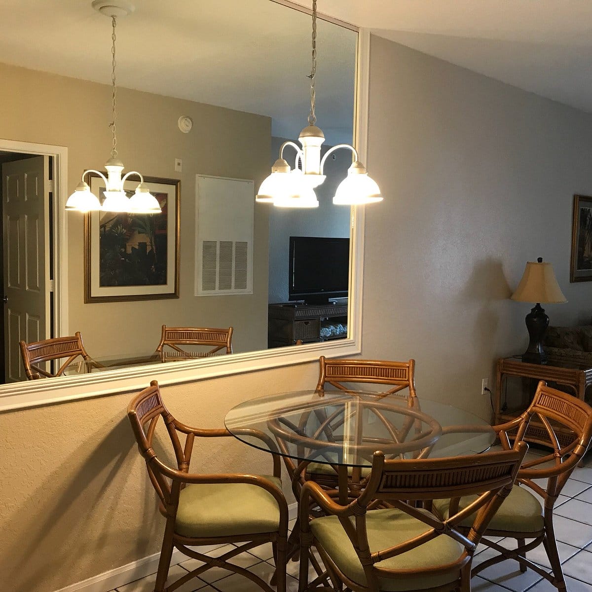 Vacation Villas At Fantasyworld dining