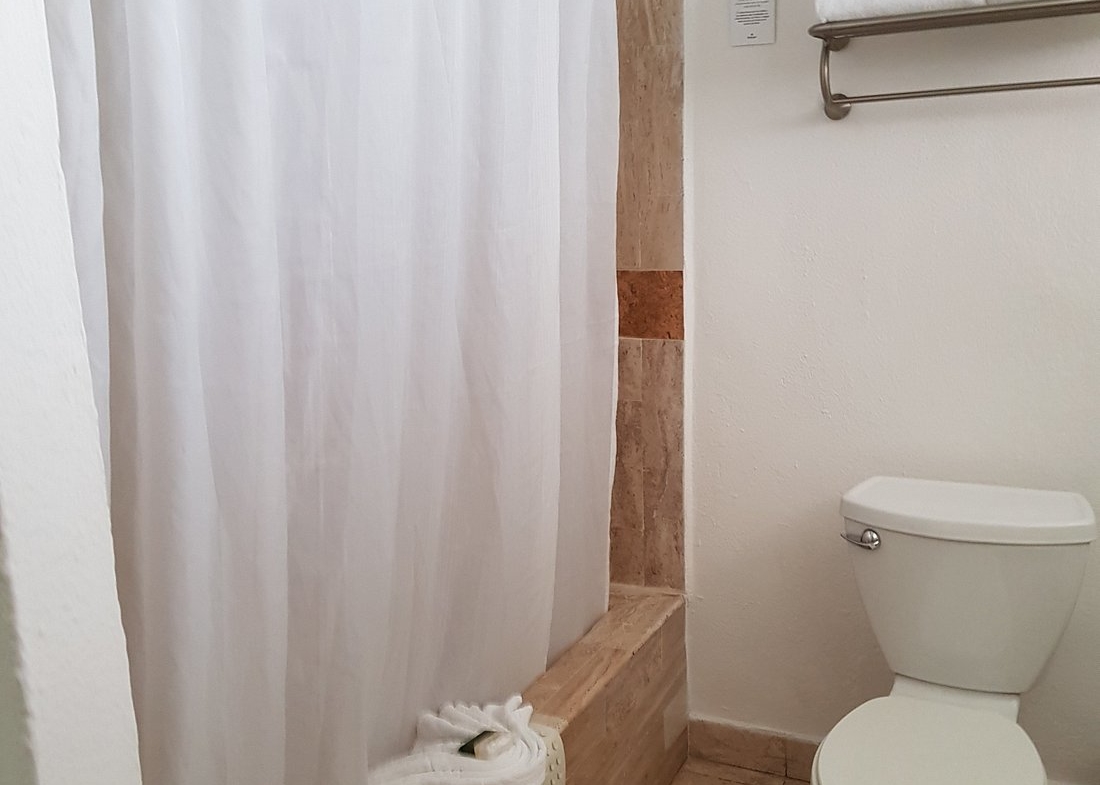 Villa Del Palmar bathroom 2