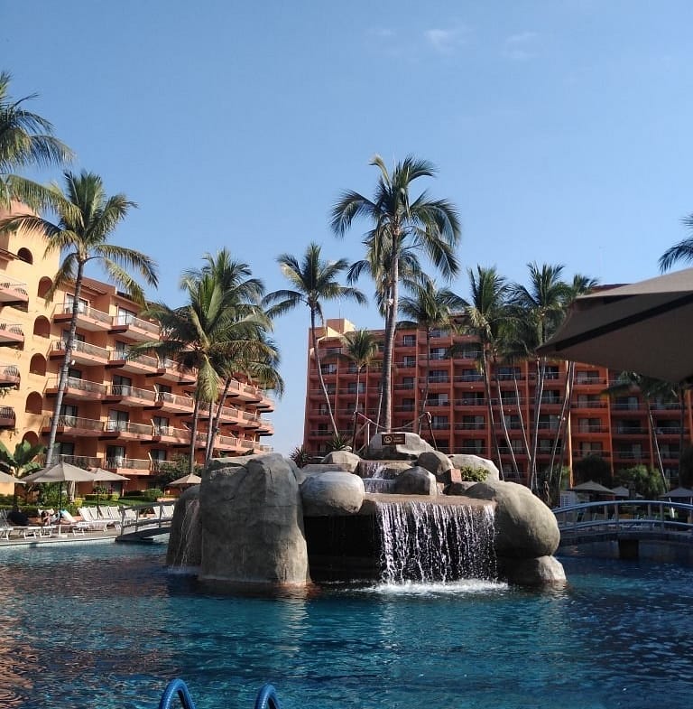 Villa Del Palmar waterfall