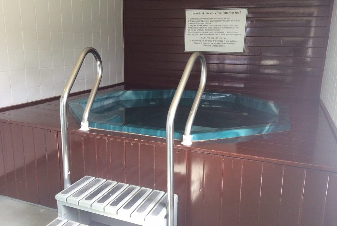 Village Green At Stowe hot tub