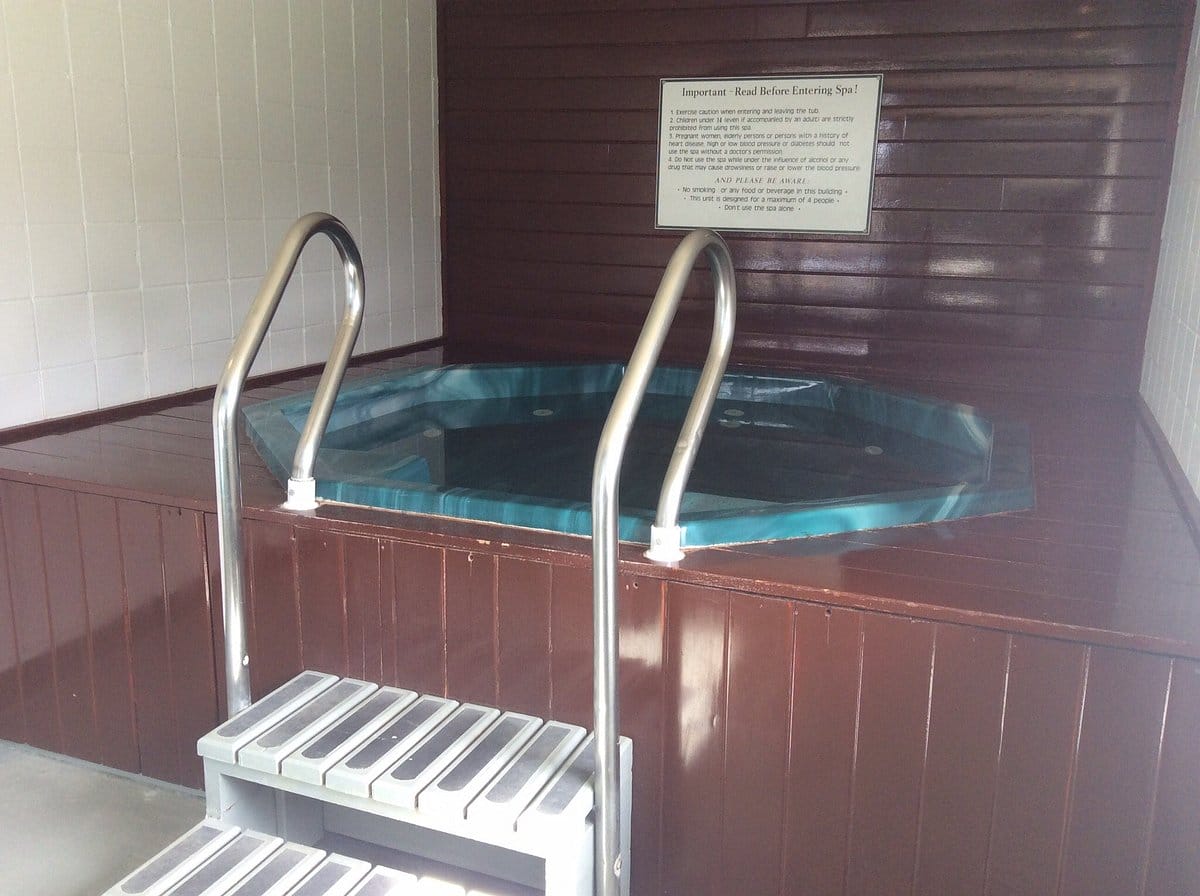 Village Green At Stowe hot tub