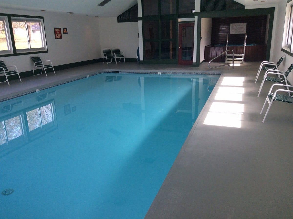Village Green At Stowe pool