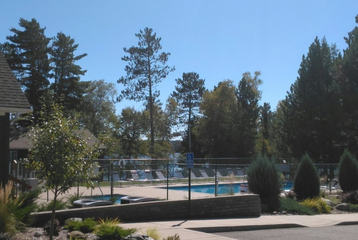 Villas At Giants Ridge pool view