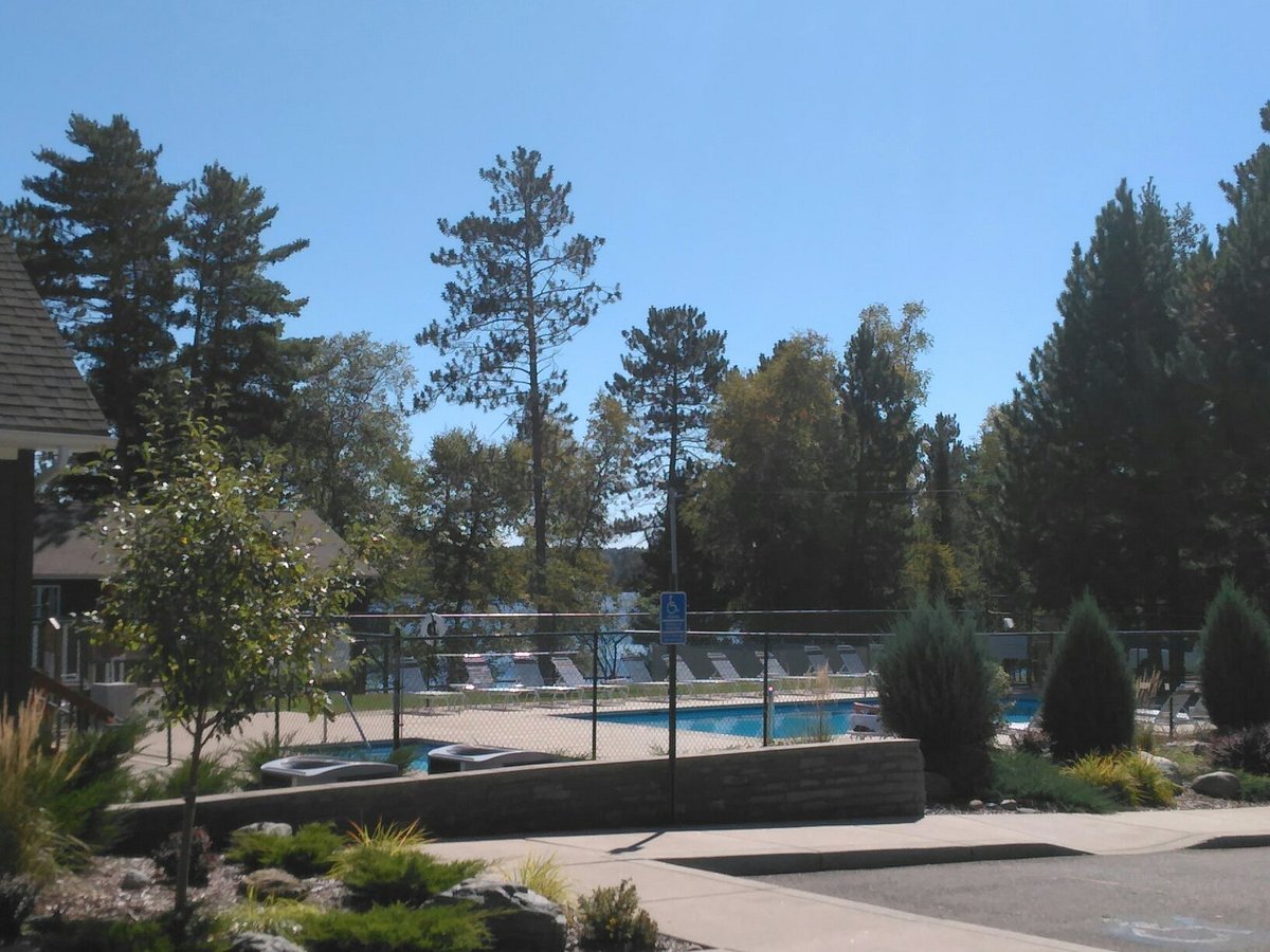 Villas At Giants Ridge pool view