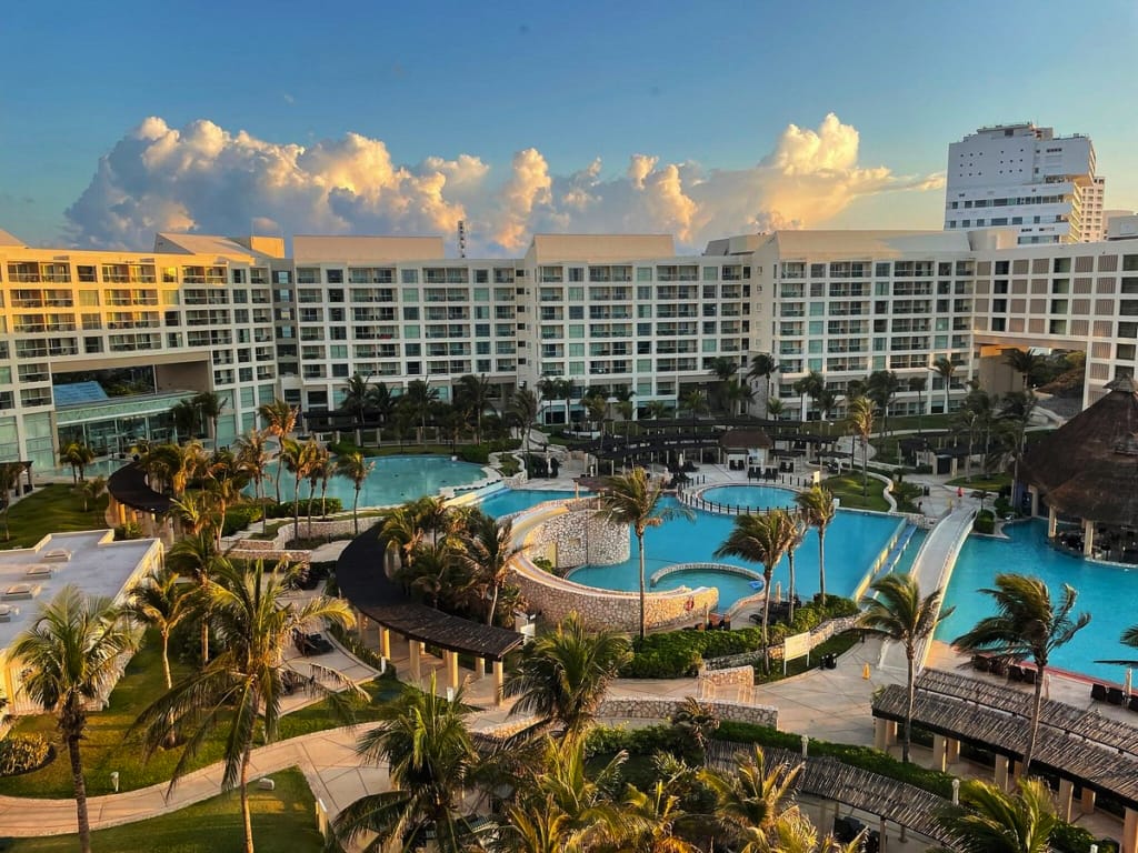 Westin Lagunamar Ocean Resort Pool