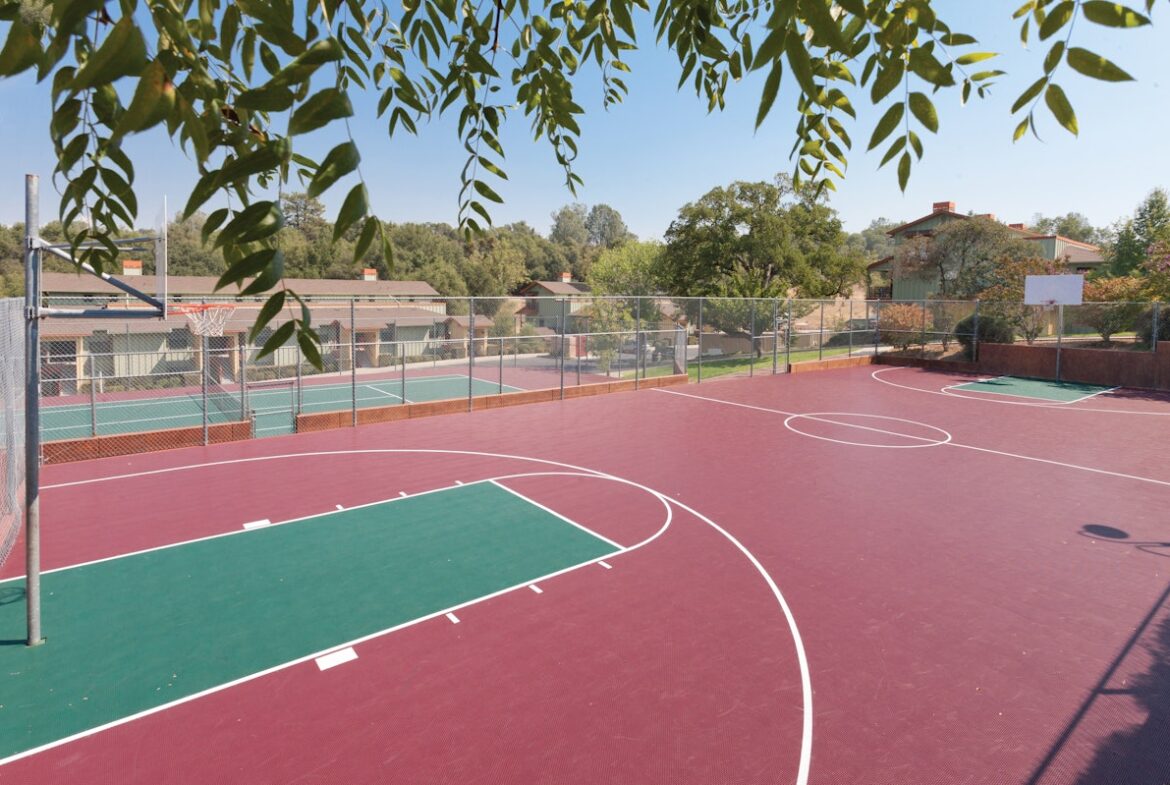 Worldmark Angels Camp Basketball Courts