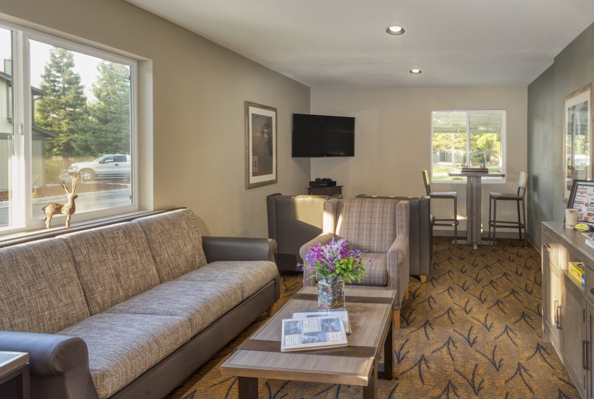 Worldmark Yosemite Bass Lake Living Area