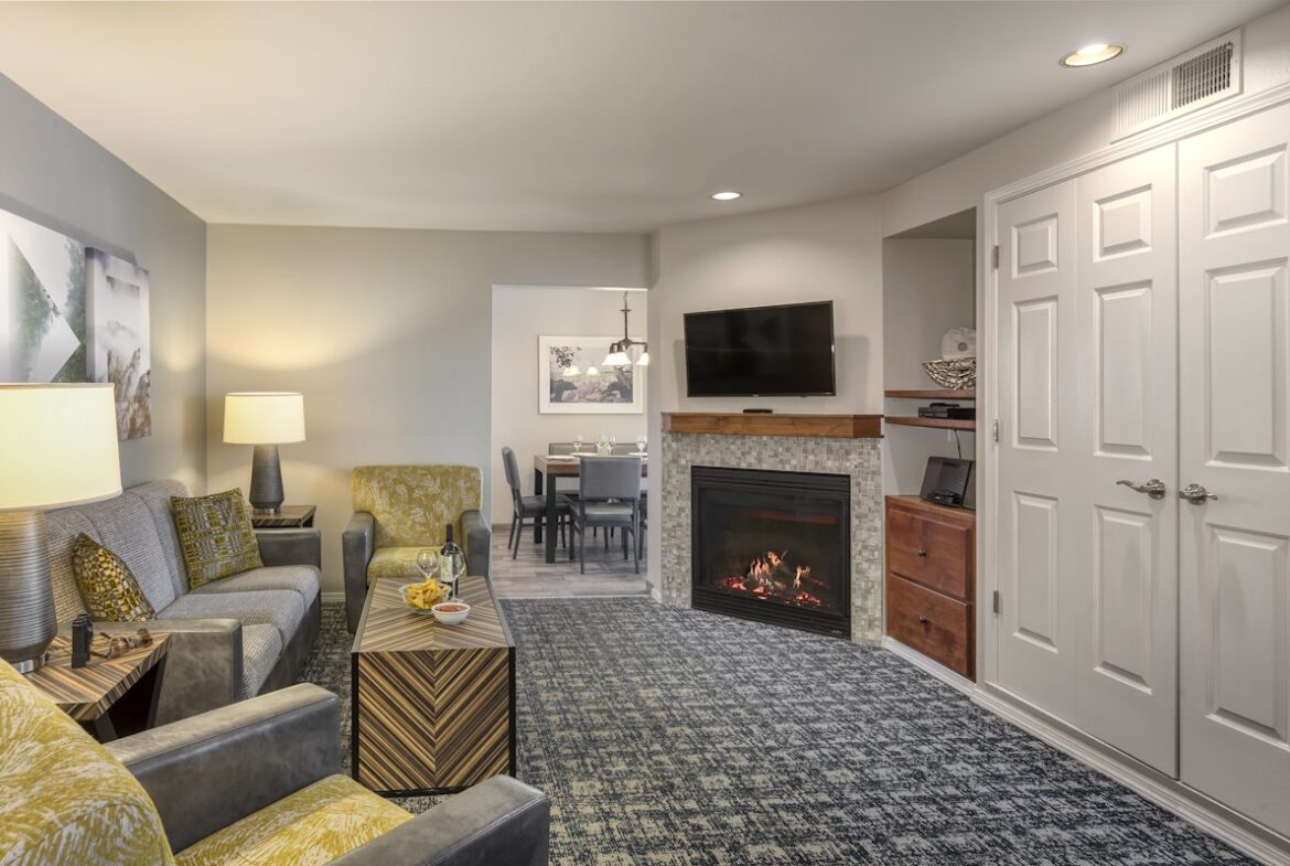 Worldmark Yosemite Bass Lake Living Room