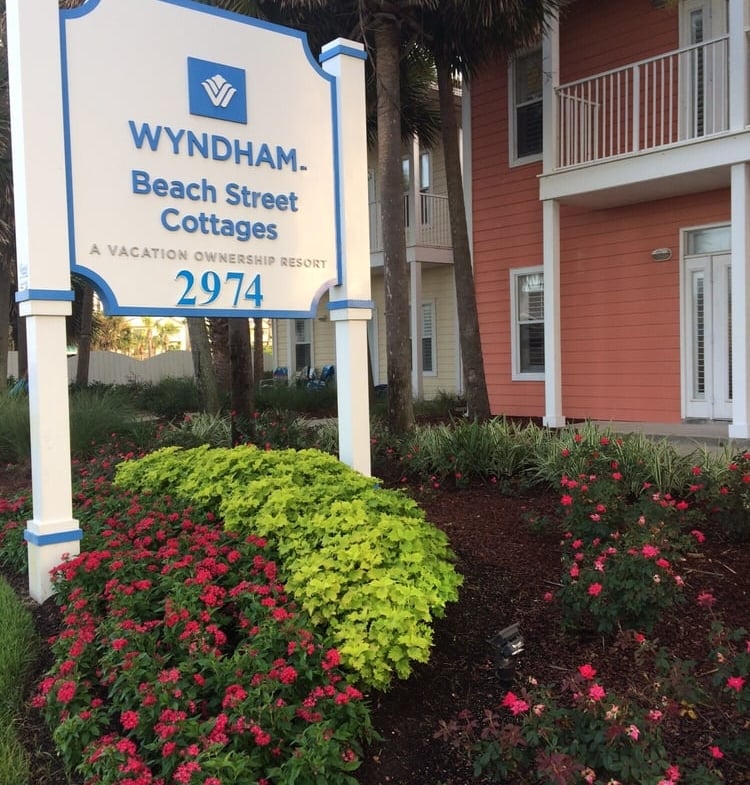 Wyndham Beach Street Cottages sign