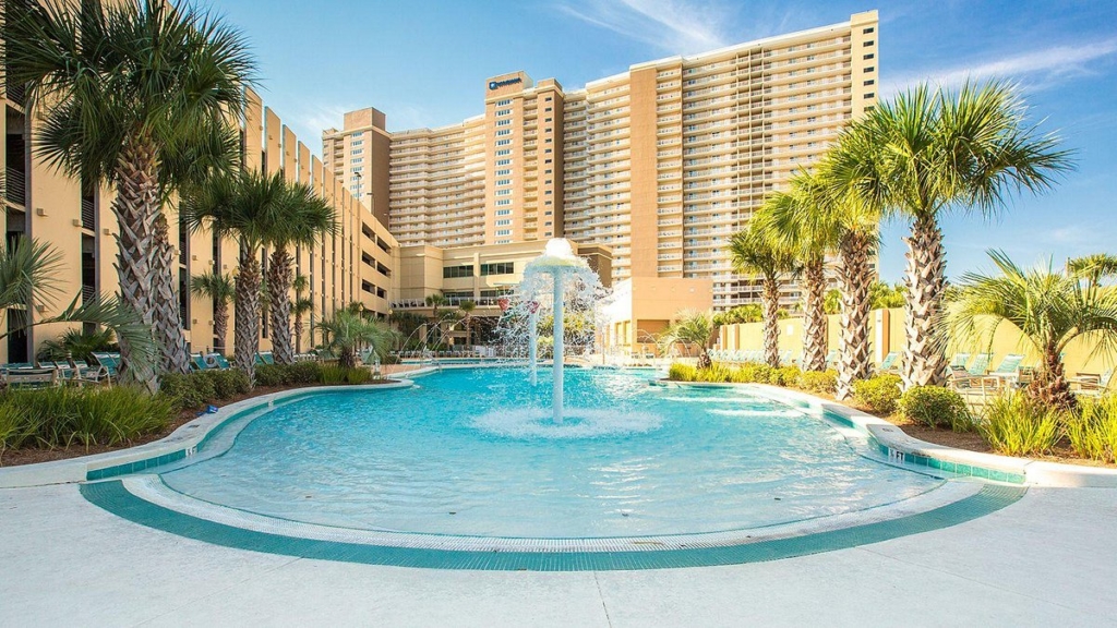 Wyndham Emerald Beach Resort pool