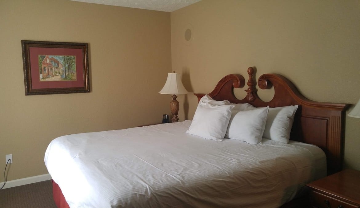 Wyndham Kingsgate bed