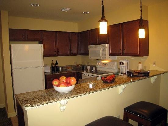 Wyndham La Cascada kitchen