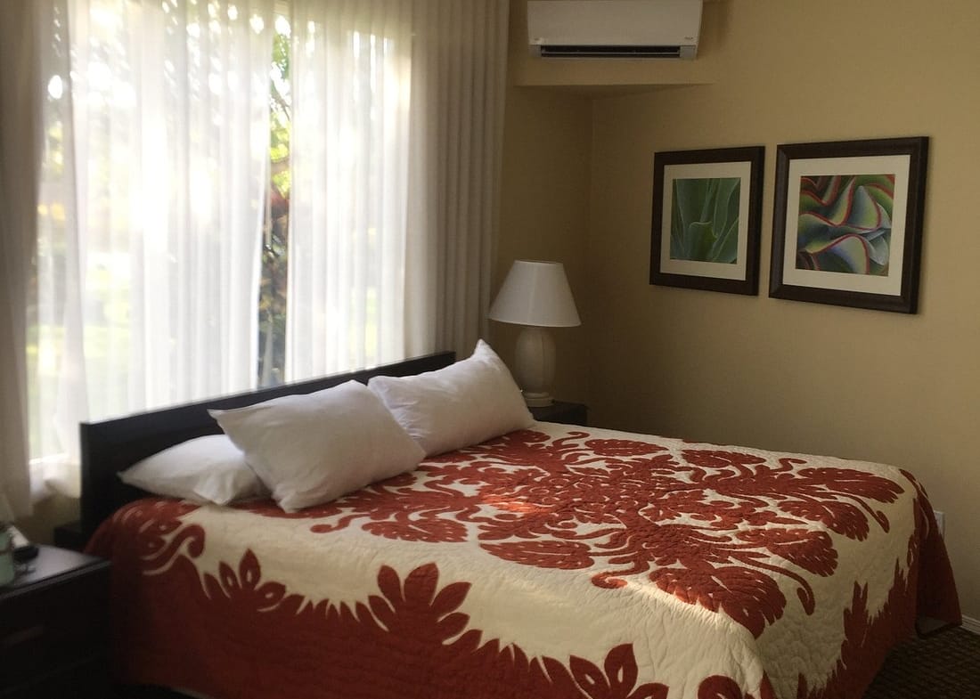 Wyndham Mauna Loa Village bed