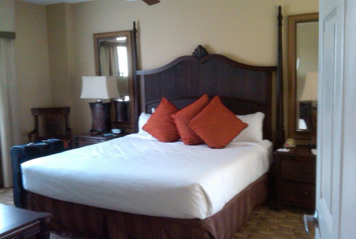 Wyndham Palm Aire bed