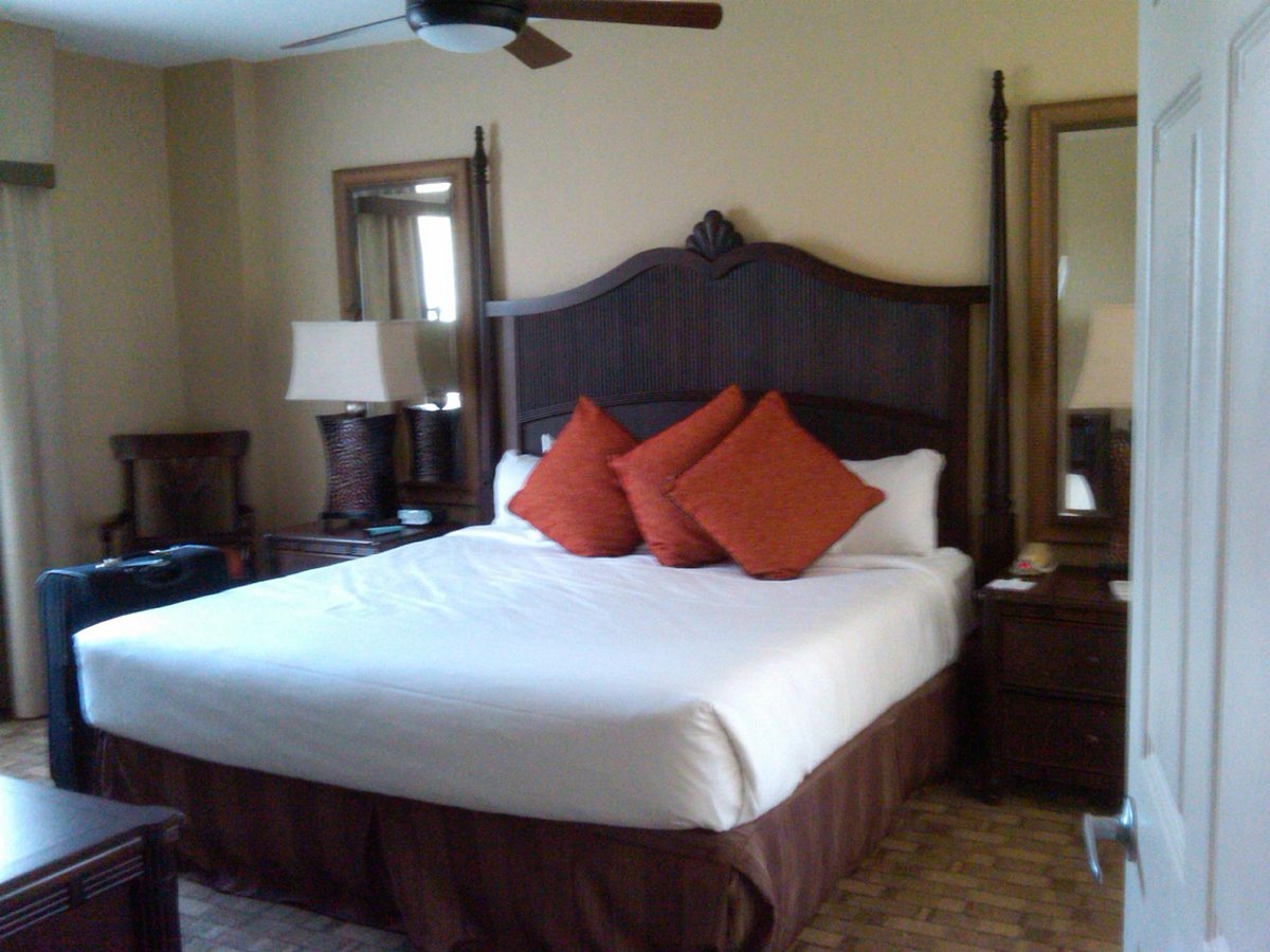 Wyndham Palm Aire bed