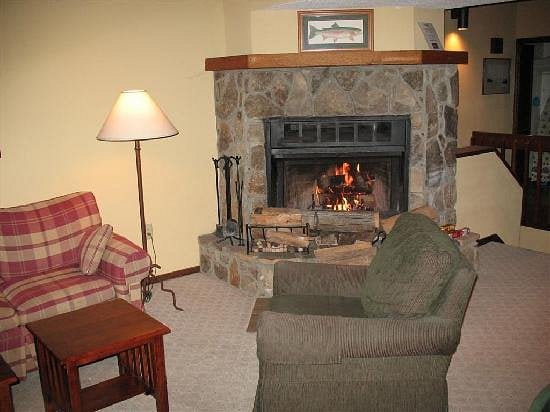 Wyndham Resort At Fairfield Sapphire Valley fireplace