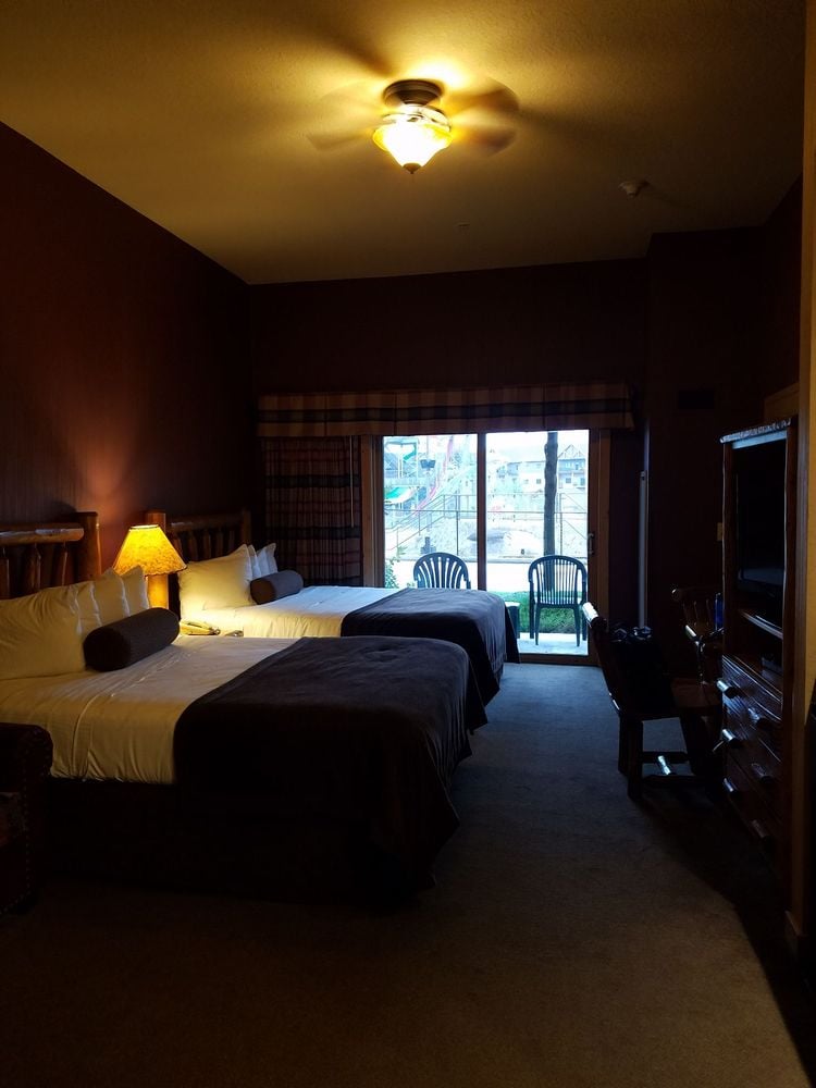 Wyndham Vacation Resorts At Glacier Canyon bedroom