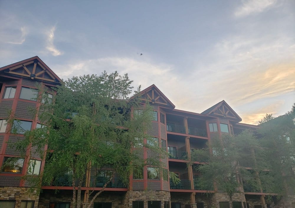 Wyndham Vacation Resorts At Glacier Canyon ext