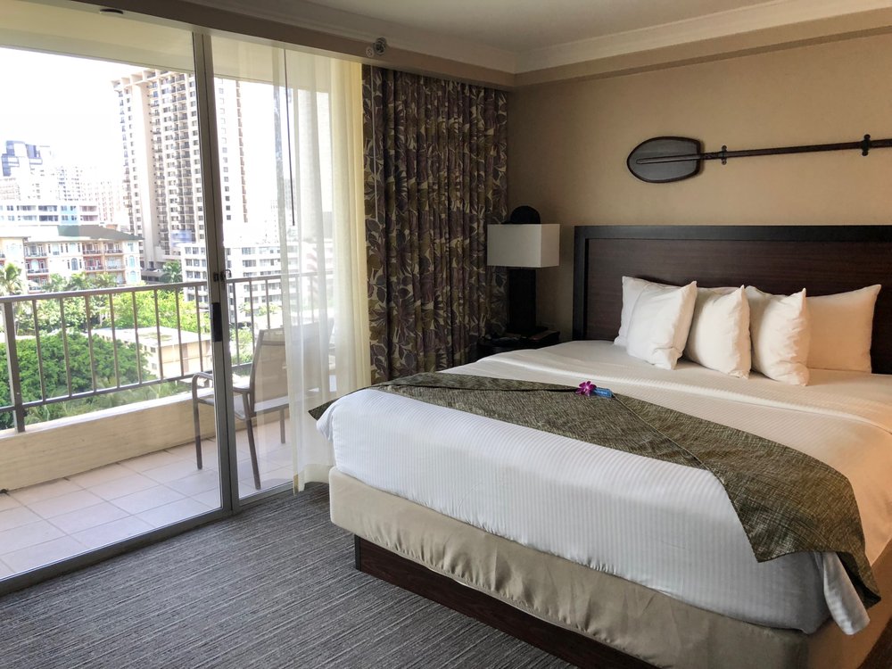 Wyndham Vacation Resorts Royal Garden At Waikiki bedroom