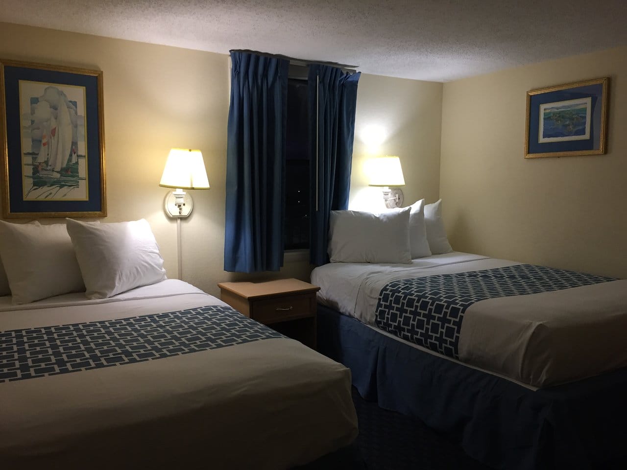 Yachtsman Resort beds