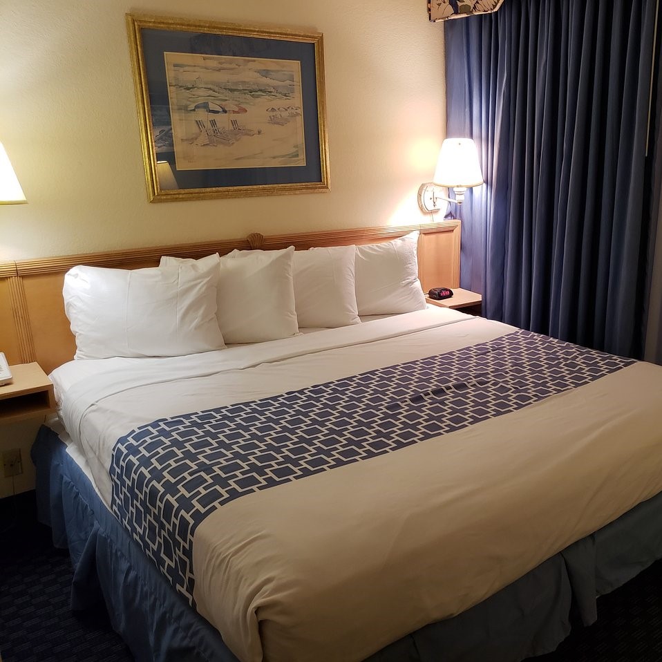 Yachtsman Resort master bedroom