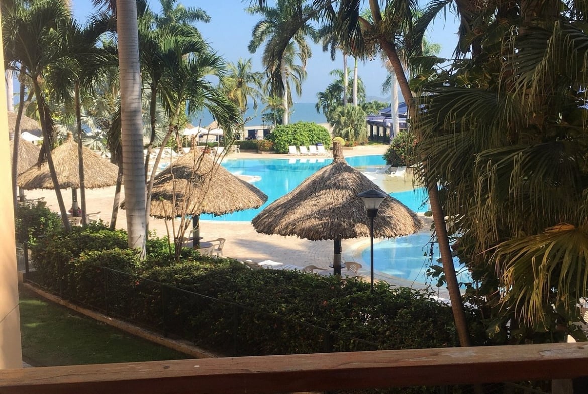 Zuana Beach Resort outdoor pool