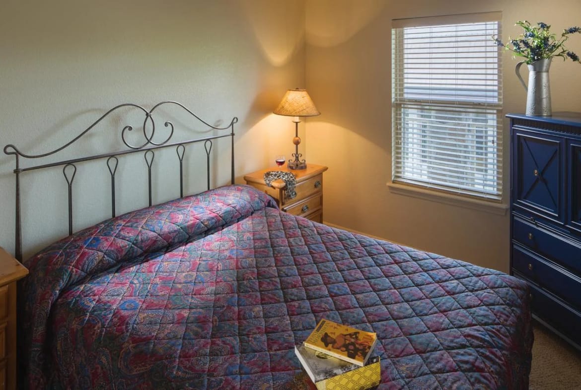 Branson Yacht Club At Rock Lane Bedroom