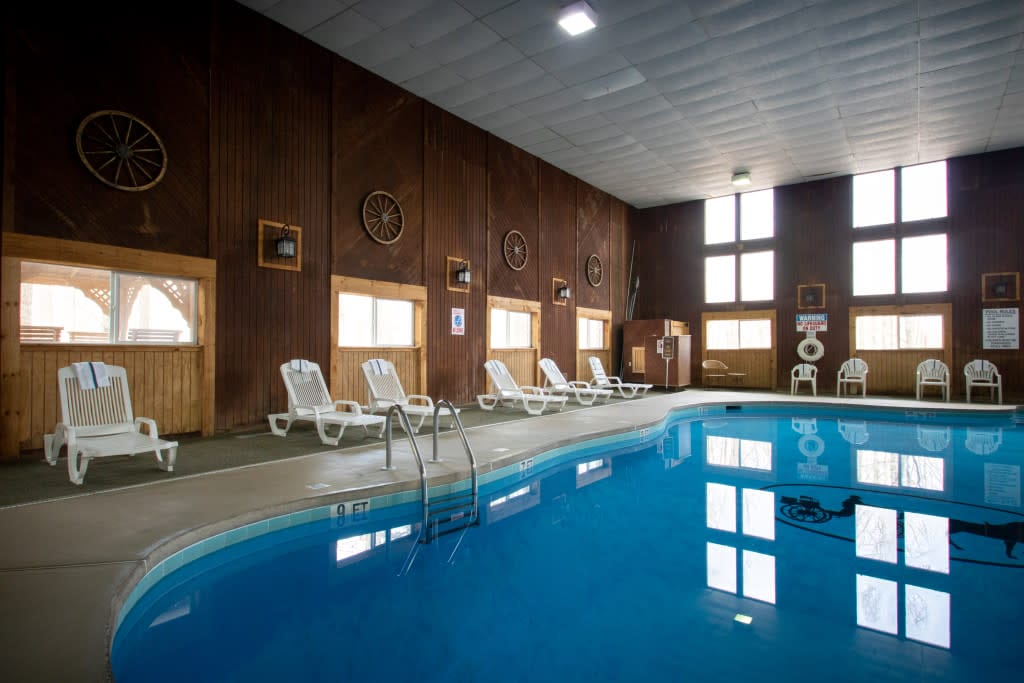 Carriage House At Pocono Manor Pool