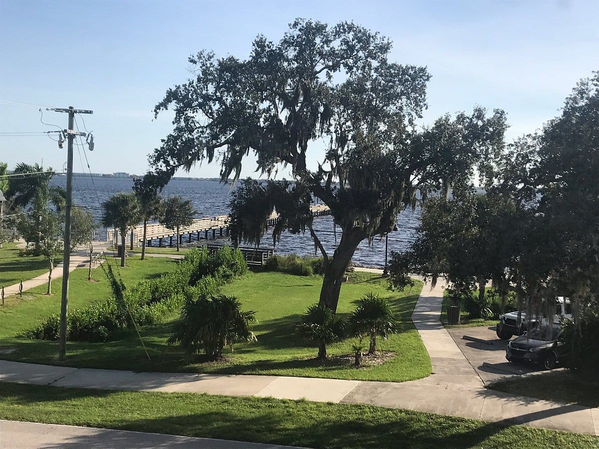 Charlotte Bay Resort & Club