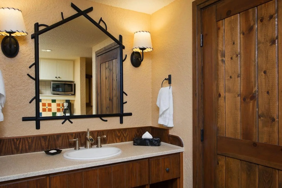 Disney's Boulder Ridge Villas At Wilderness Lodge Bathroom