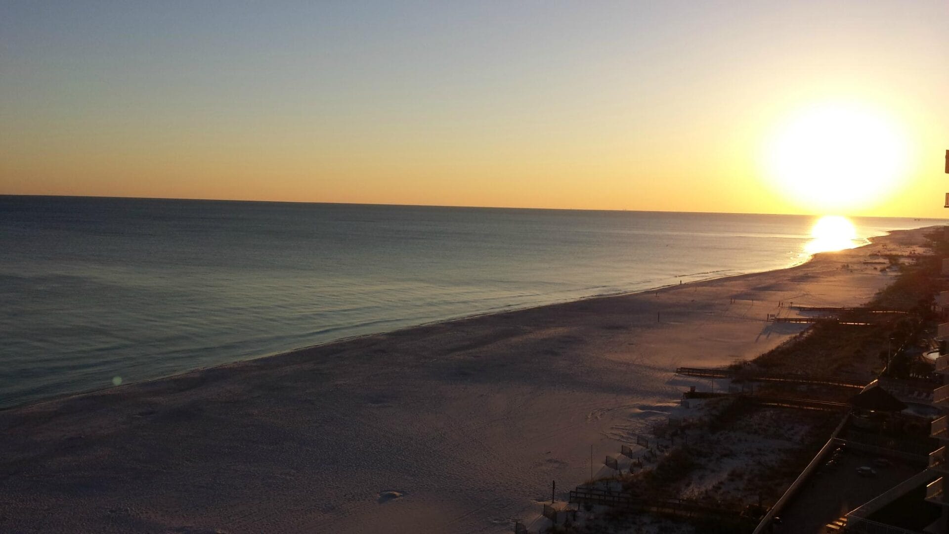escapes to the shores