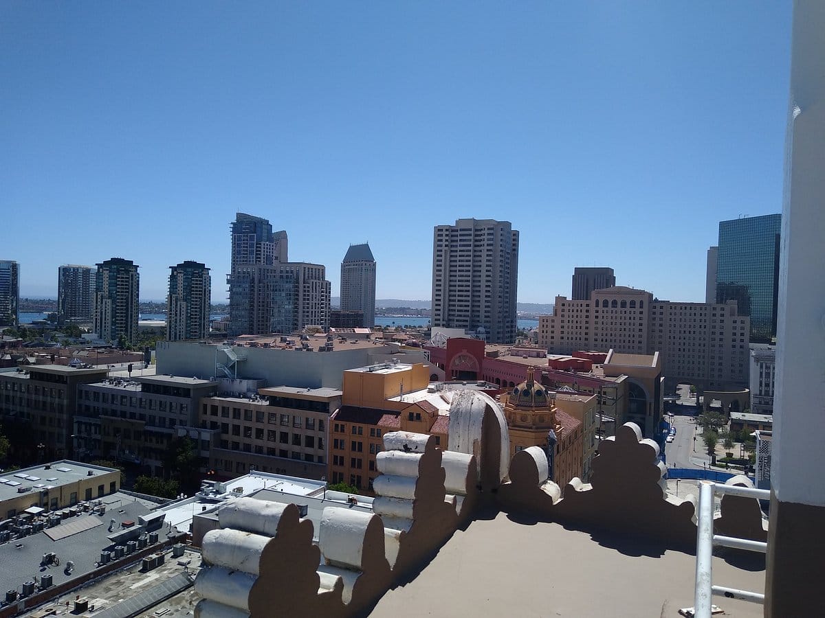 Gaslamp Plaza Suites