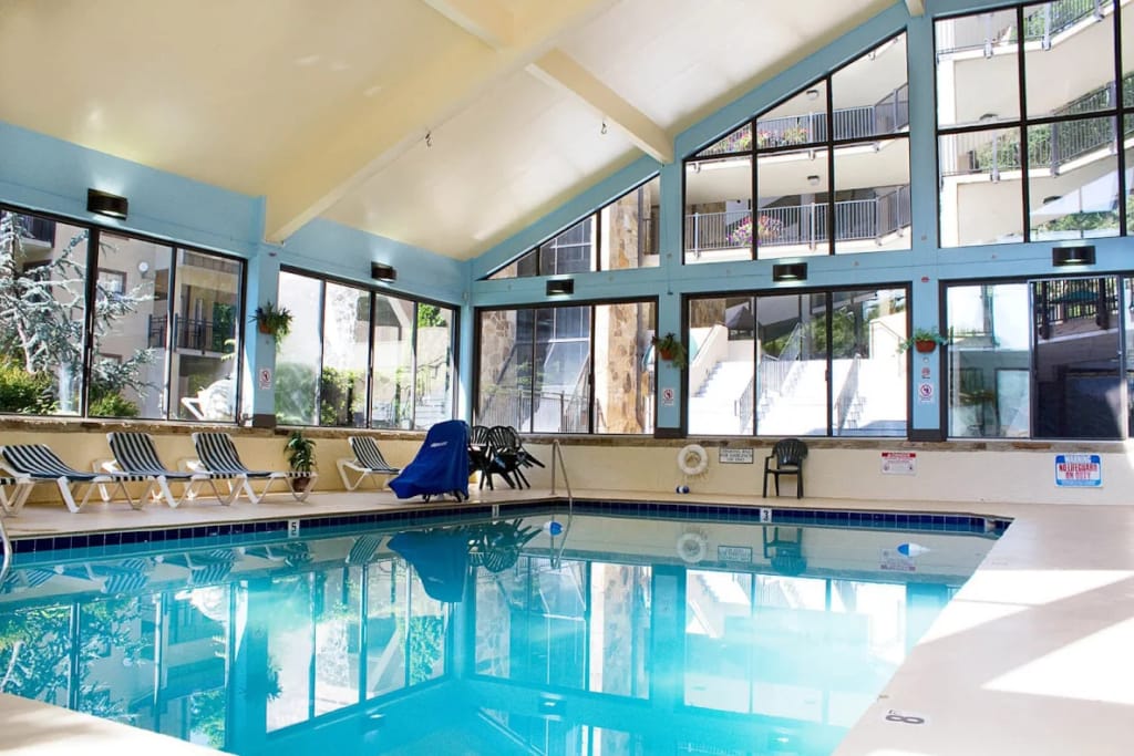 Gatlinburg Town Square Pool near Smoky Mountain National Park