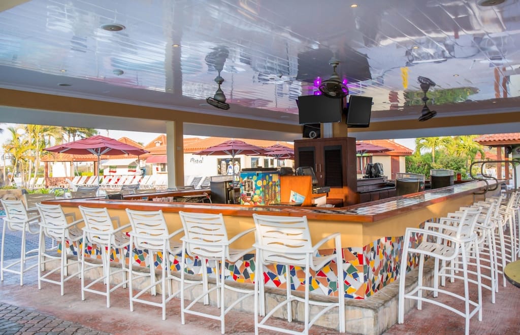 La Cabana Beach & Racquet Club Bar