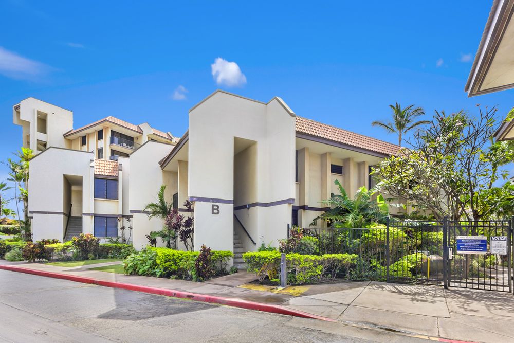 Maui Beach Vacation Club Exterior