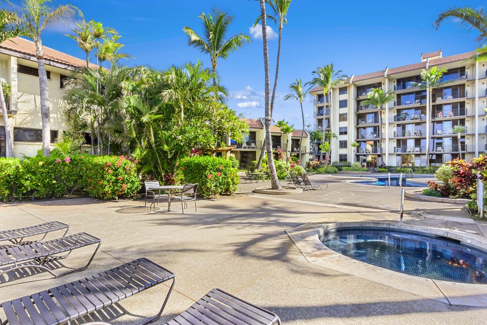 Maui Beach Vacation Club Exterior Resort Grounds
