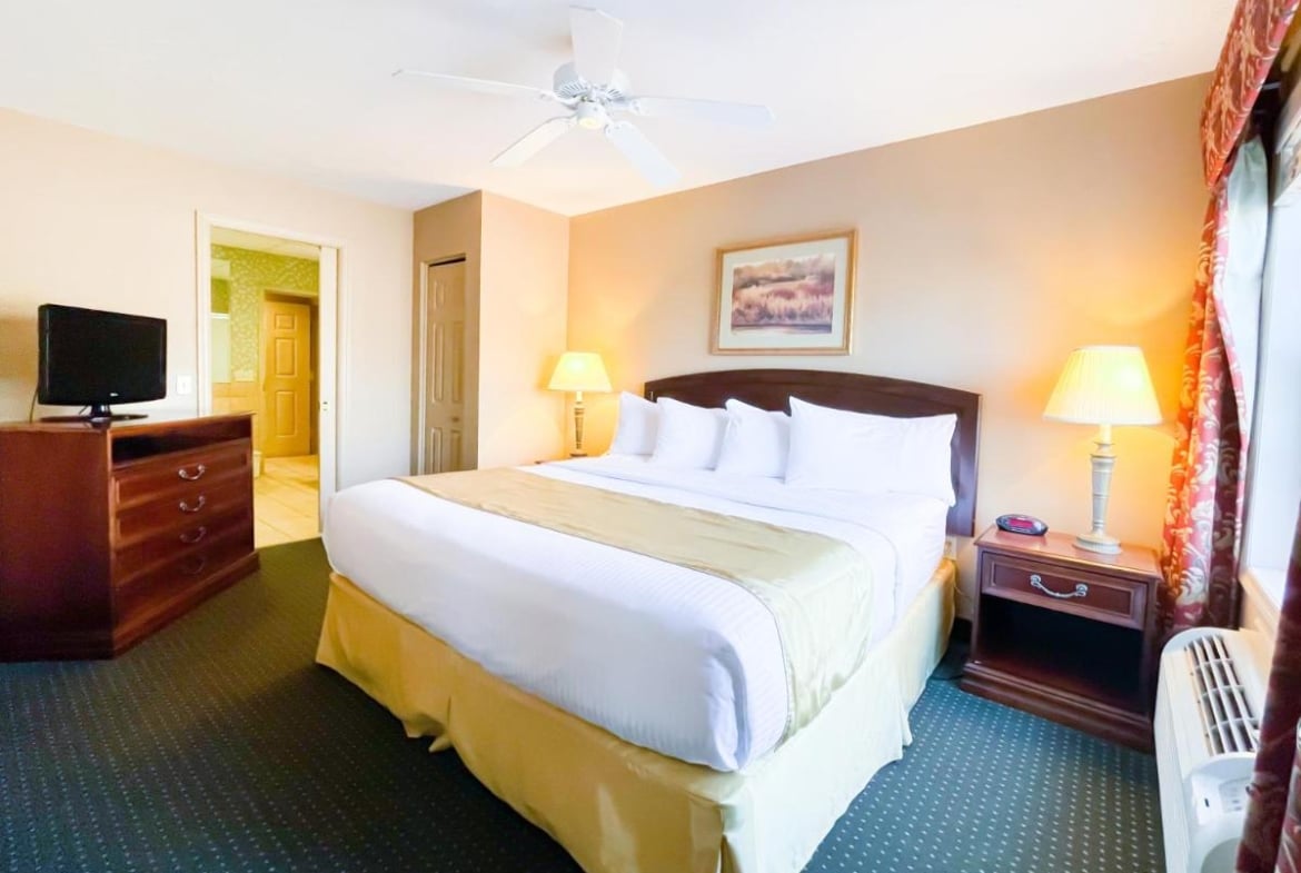 Resort at Split Rock bedroom