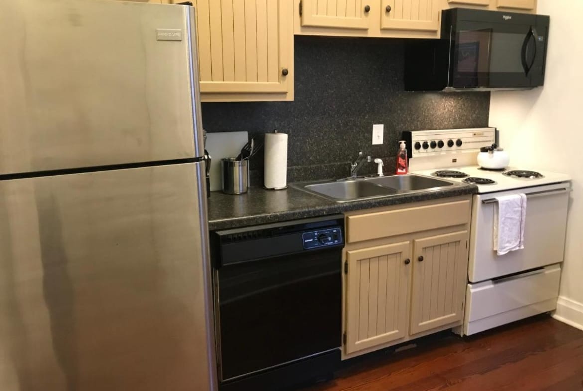 The Courtyards New Orleans kitchen