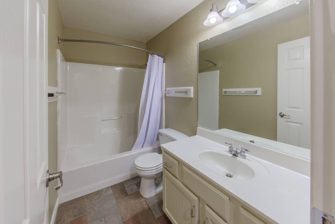 Holiday Inn Club Vacations Villages Resort at Lake Palestine Trust Points Bathroom