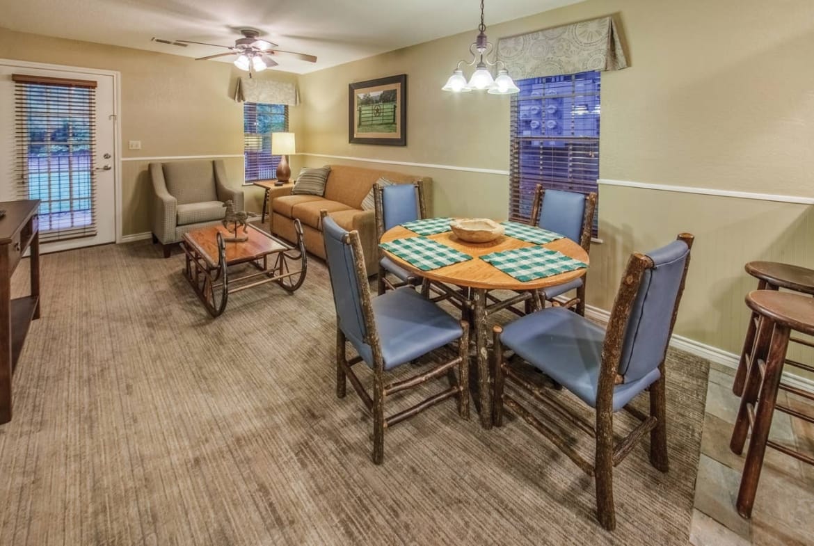 Holiday Inn Club Vacations Villages Resort at Lake Palestine Living Room