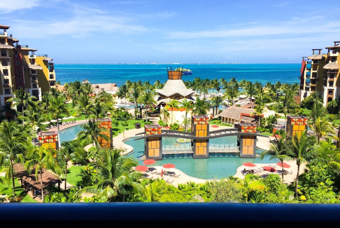 Villa del palmar cancun pool