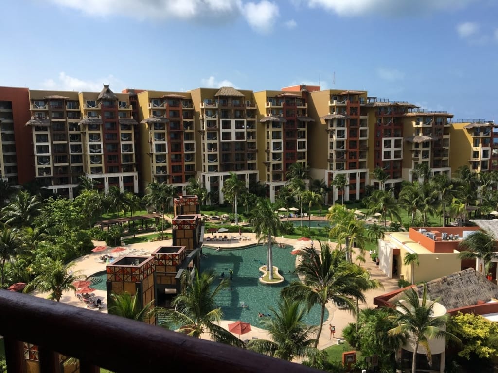 villa del palmar front ext