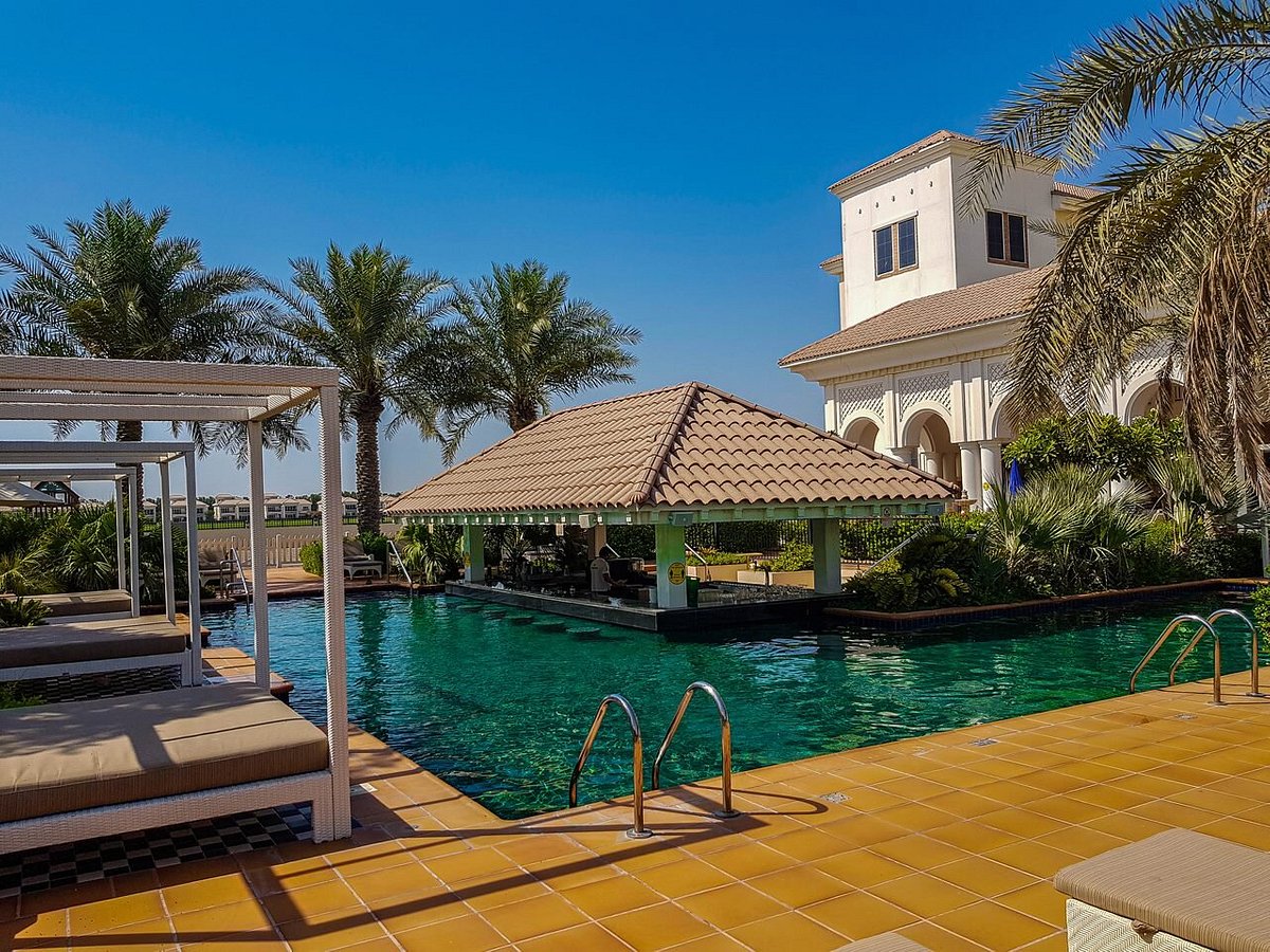 Royal Villas – Al Habtoor Polo Resort Pool