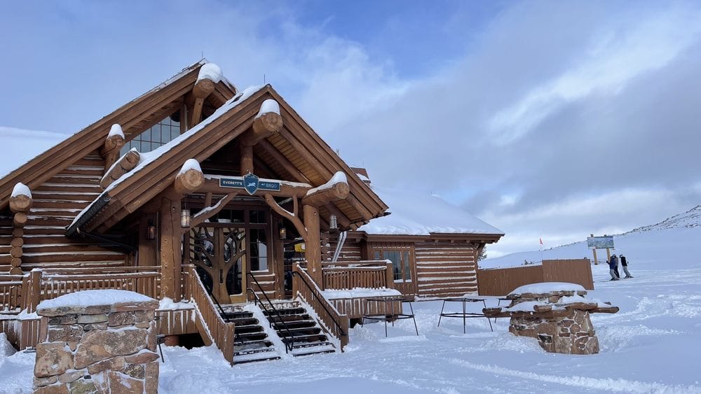 multiple ski school in big sky