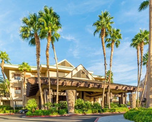 tahiti village resort entrance