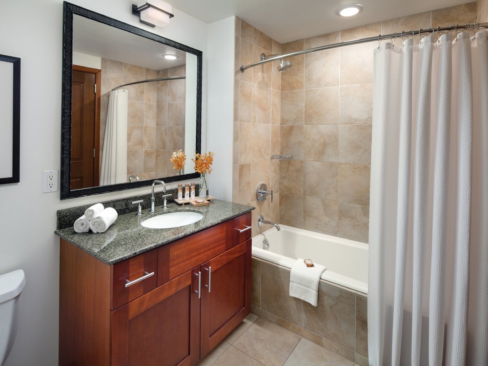 Marriott’s Kauai Lagoons – Kalanipu’u Bathroom