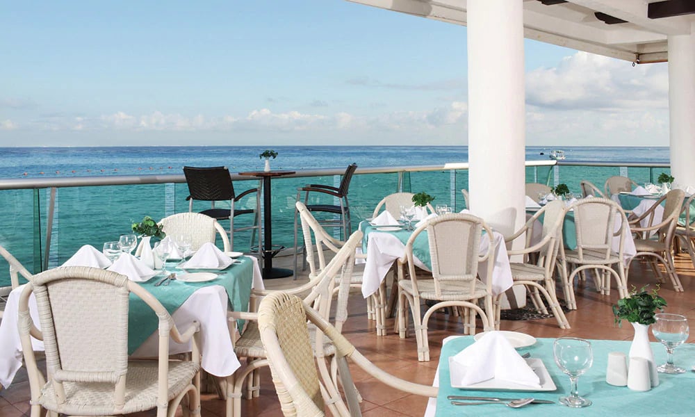 El Cid Vacations Club La Ceiba Oceanfront Dining