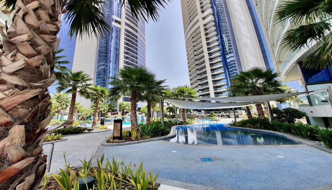 Paramount Hotel Dubai Pool