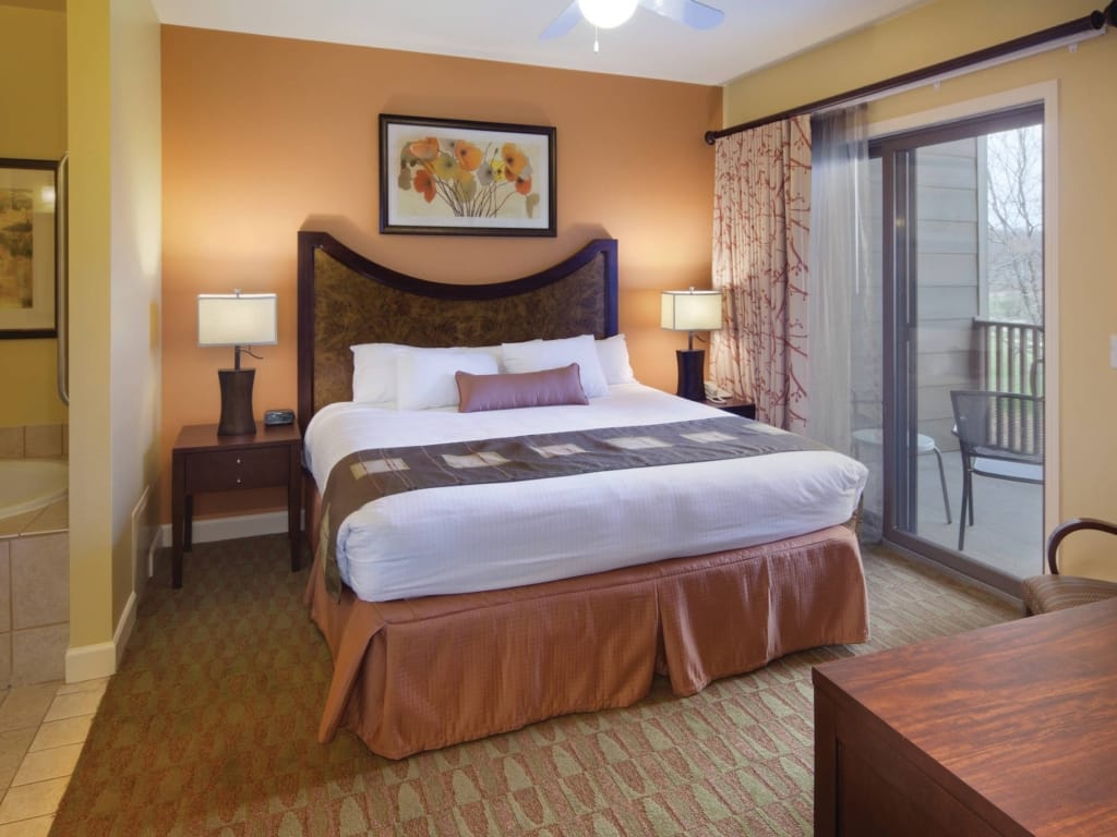 holiday inn club lake geneva master bedroom