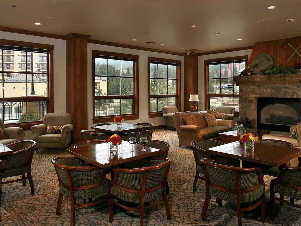 Breckenridge Guest Lounge